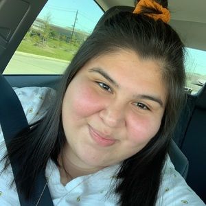 Meet your Posher, Selena